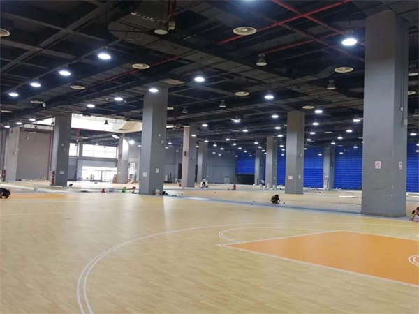 镇江枫桦木运动木地板厂家